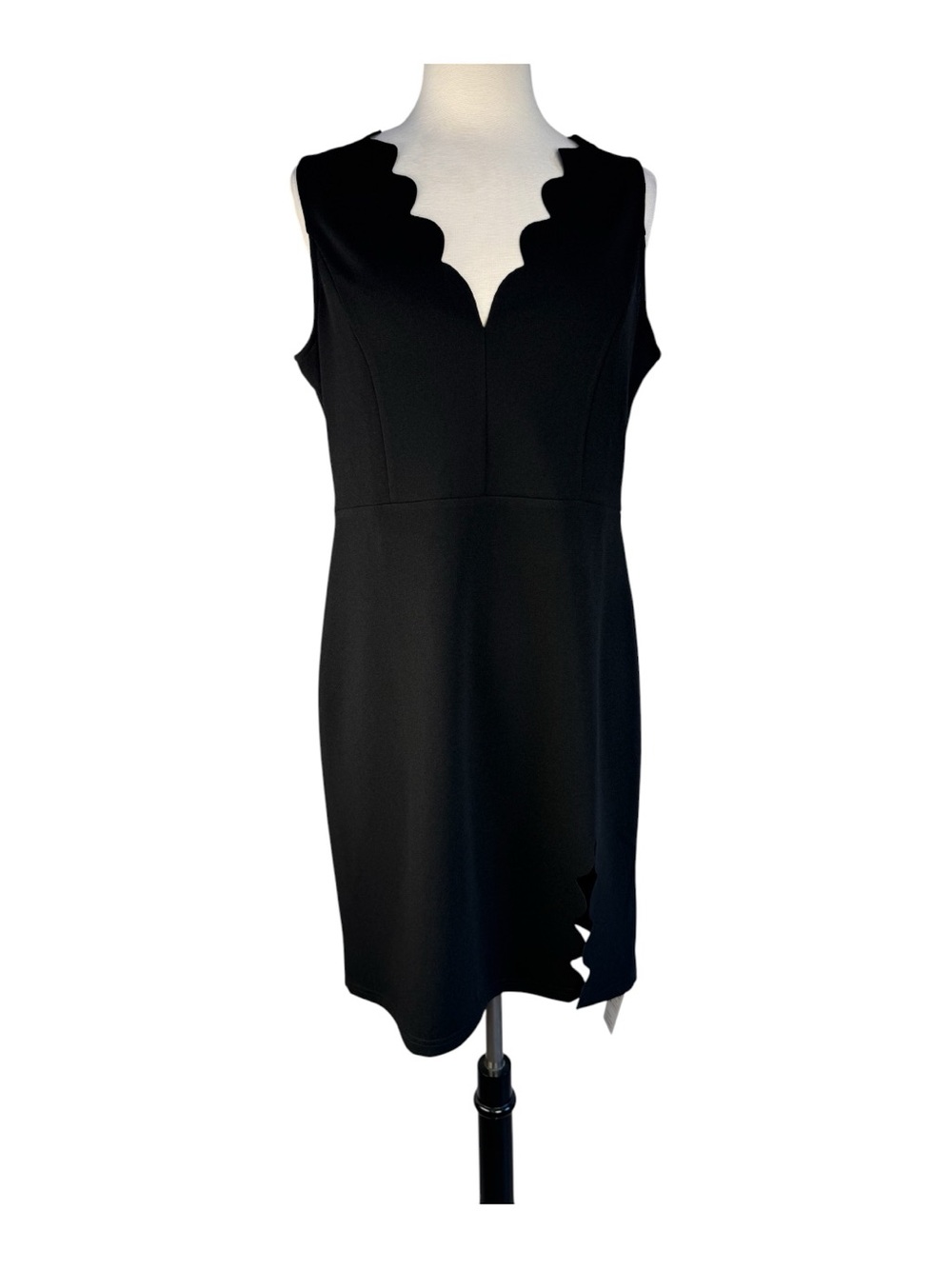 Cupshe Black Scalloped V-Neck Sleeveless Sheath Dress Cocktail Beach Stretch L